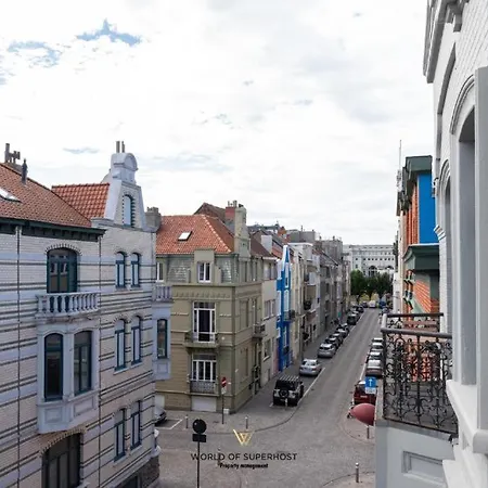 Belle Epoque Violette Near And Sea Ostende