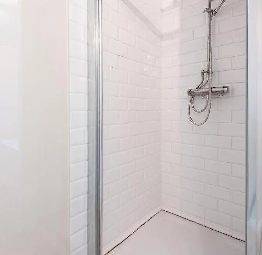 Belle Epoque Violette Near And Sea *