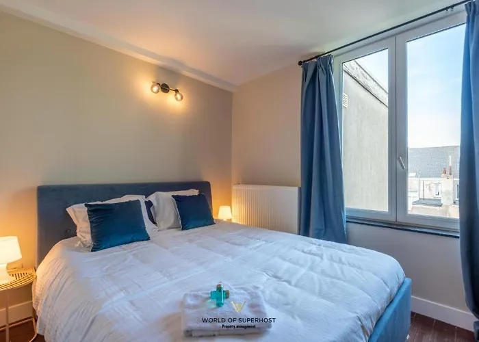 Belle Epoque Violette Near And Sea * Oostende